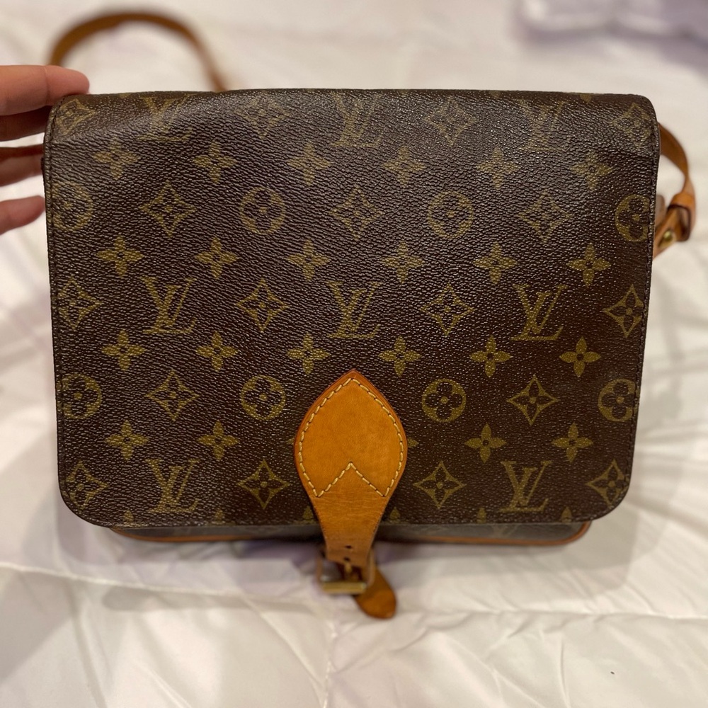 Authentic Louis Vuitton Cartouchiere GM shoulder/crossbody brown monogram bag!